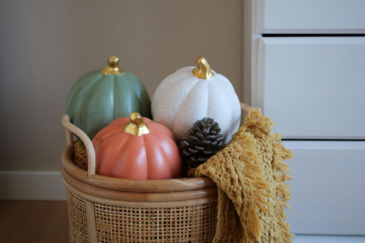 Calabazas pintadas para decoración otoño